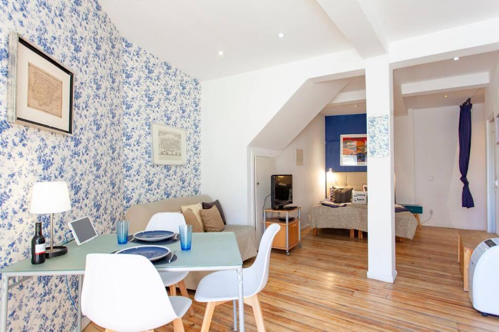 Alfama Iii - French Balcony And Smart Check-in * Lissabon