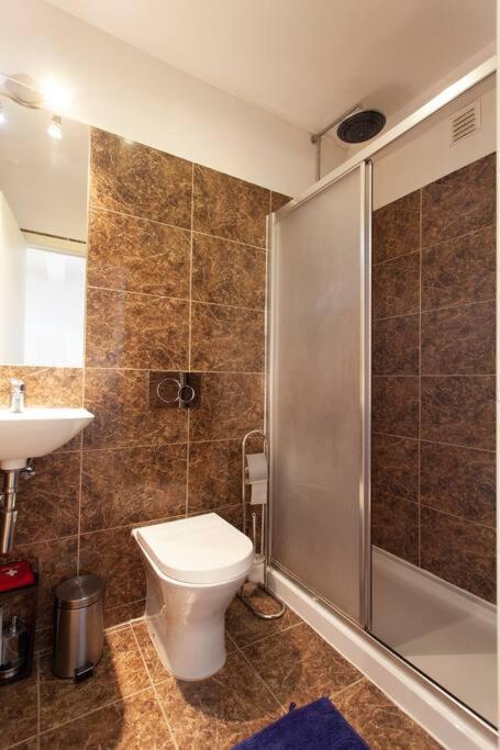 Alfama Iii - French Balcony And Smart Check-in Lissabon